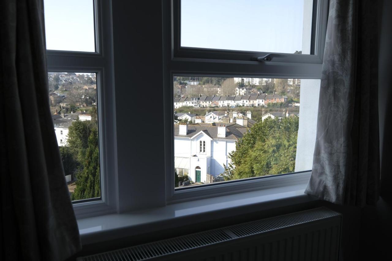 Heathcliff House B&B Exclusively For Adults Free Large Carpark Torquay Εξωτερικό φωτογραφία