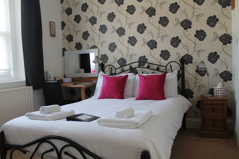 Heathcliff House B&B Exclusively For Adults Free Large Carpark Torquay Εξωτερικό φωτογραφία