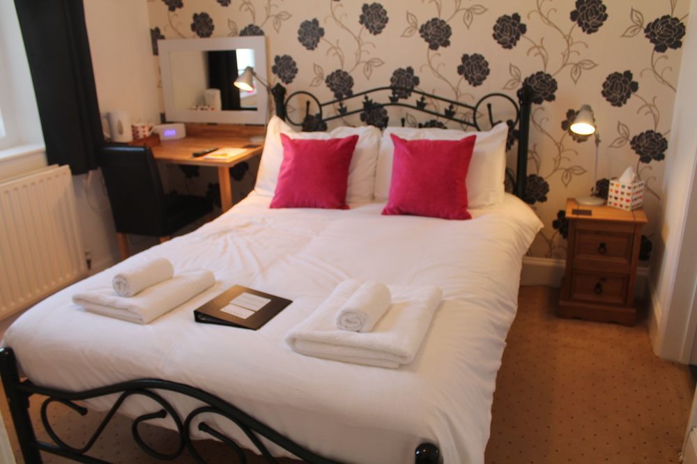 Heathcliff House B&B Exclusively For Adults Free Large Carpark Torquay Εξωτερικό φωτογραφία
